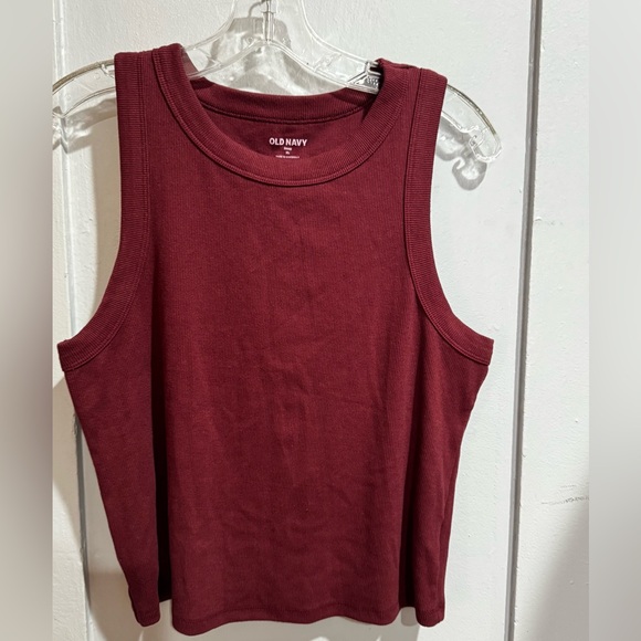 NWOT Old Navy Women's Burgundy Tank Top - Picture 1 of 3